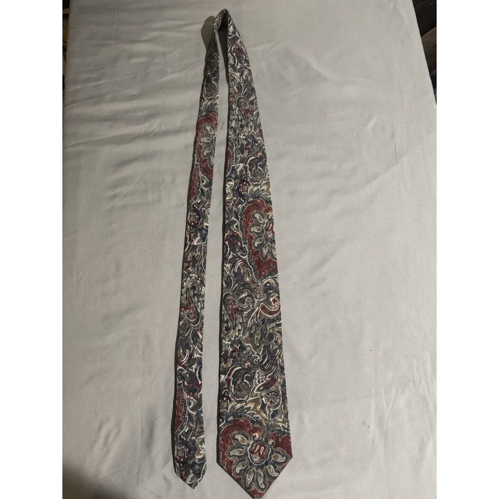 Vintage CC Courtenay Italian 100% Silk Neck Tie 3.5 inch